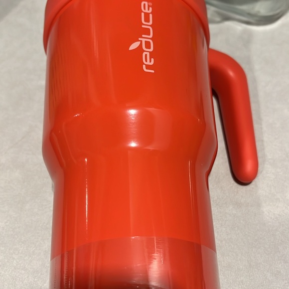 Reduce water bottle or for hot beverages. This is good quality. New - Picture 3 of 7
